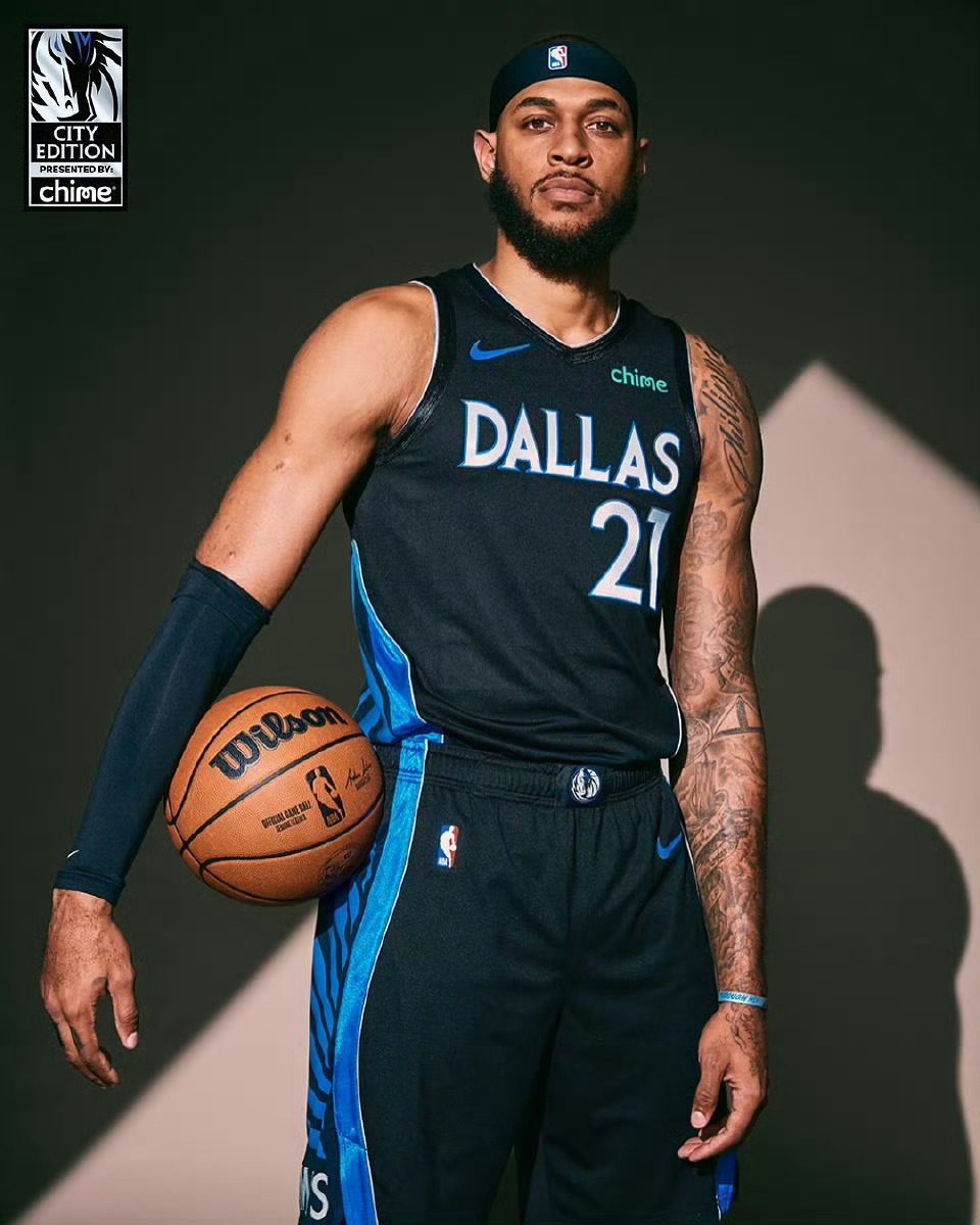 此前加福德遭遇脚踝伤势，缺席了独行侠的四场比赛，明天打湖人将复出。洛杉矶华佗队实