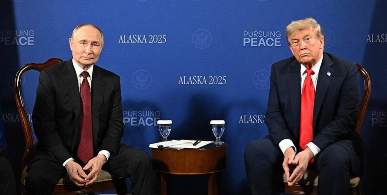普京表示与特朗普通话曾共忆反纳粹历史：俄美曾并肩作战，共同胜利
 
俄罗斯总统弗