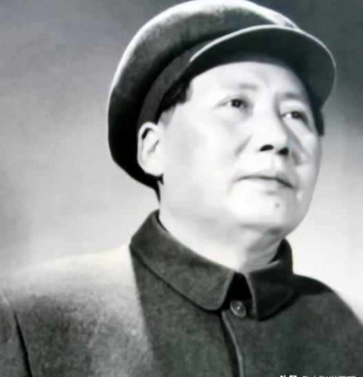 1958年，毛主席下令炮击金门，不小心炸死两个美国顾问，美国得知后率大军压境，指