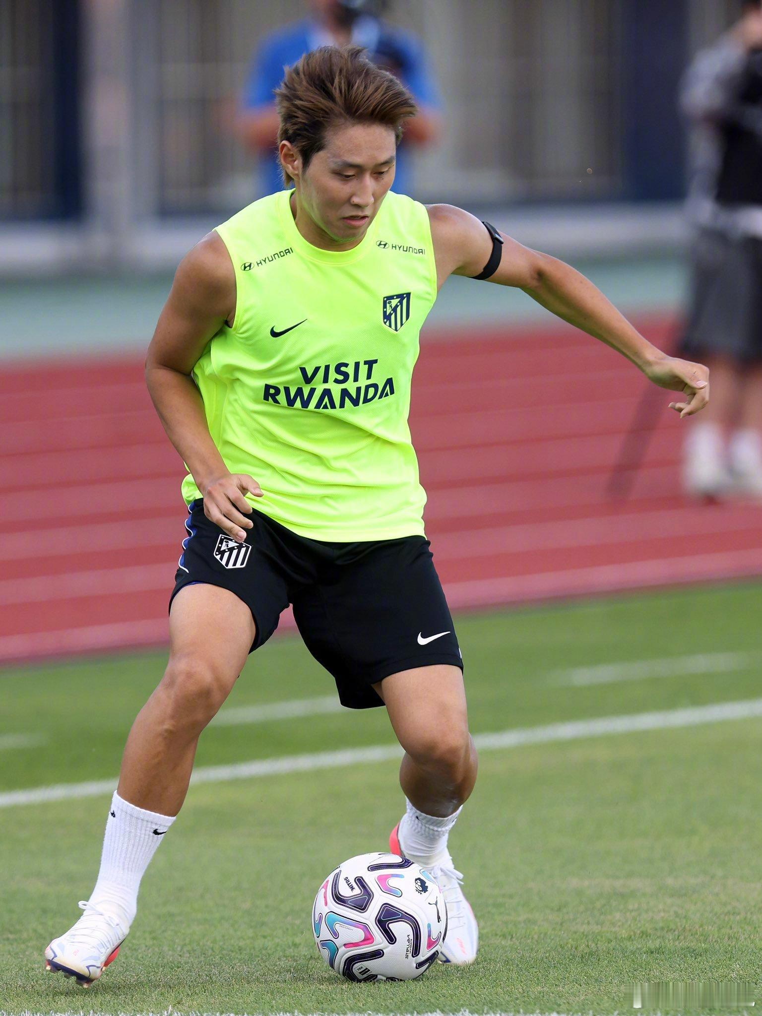 【收入】西班牙媒体：马竞夏窗从巴黎签下李刚仁，费用35M-40M欧元，而马竞目前