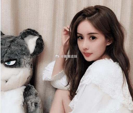 这个是王思聪最不想见到的女人，长相酷似“杨幂”，当初差点损失9个亿！2017年，