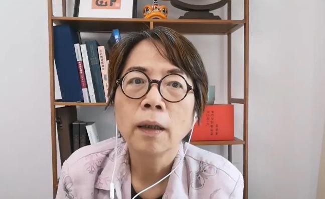 荒谬！30 日中午，台湾媒体人黄智贤在个人直播节目里居然公开夸赞日本首相高市早苗