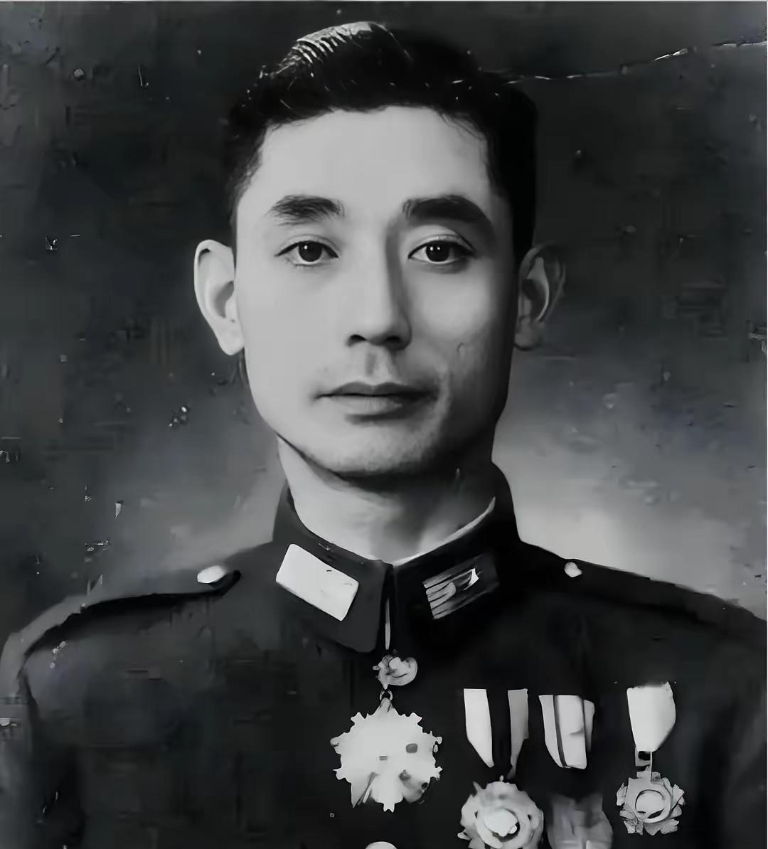 1944年，名将罗树甲被俘，为了让他屈服，日军把他的两根大脚趾砍了下来，用刺刀刺