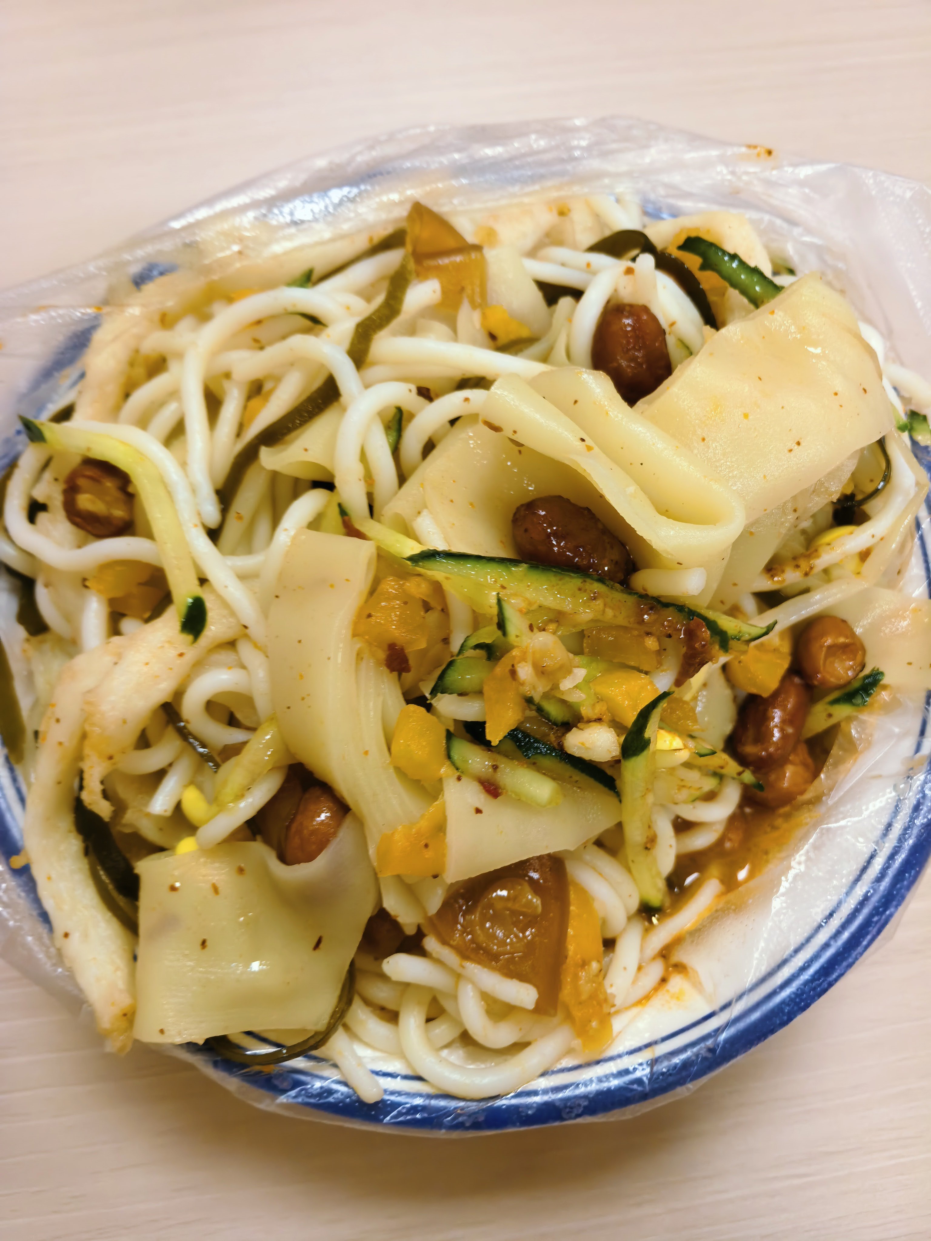 凉皮米线好好吃好开胃啊 