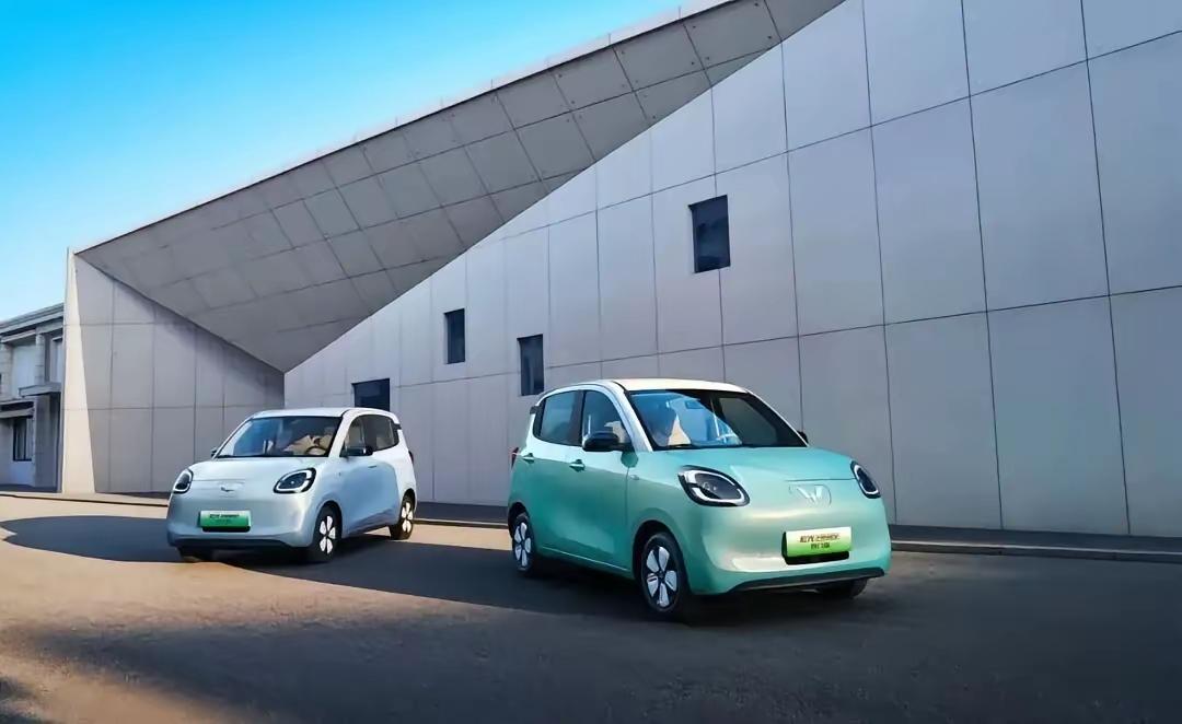 五菱星光560既经济又实用，SUV燃油，插混，纯电三动力任选，大5座空间装得下全