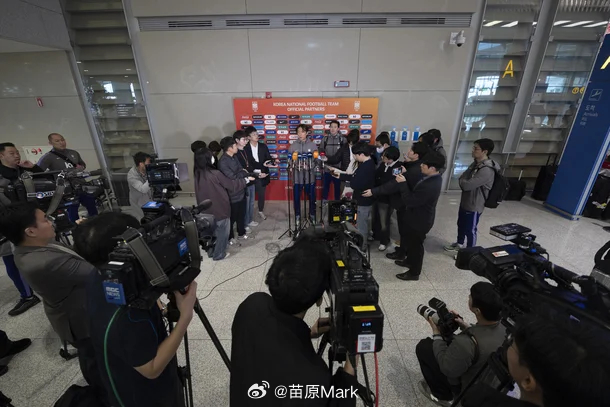 南非媒体先开香槟了：韩国什么辣鸡！“韩国人身体和防守不行啊，没有力量没有速度，进