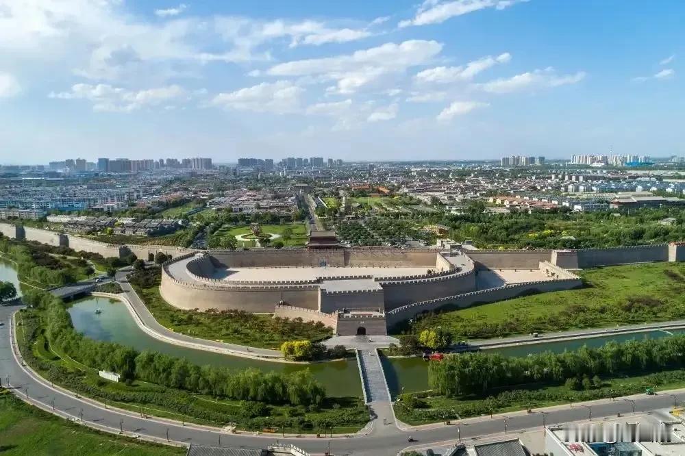 五排.过邯郸
（2024年8月28日）
怀乡梦杳然,南望过邯郸。
燕赵古都地,沧