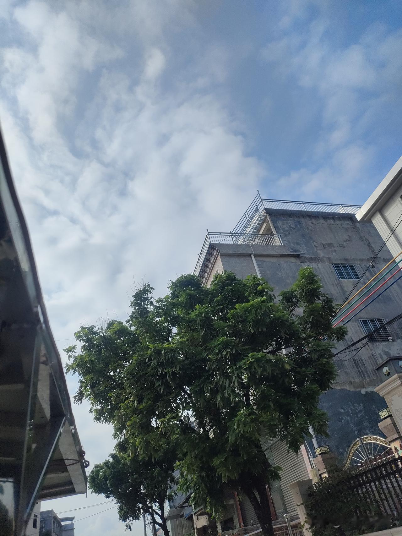 我跟我对象处了五年，从一开始吵得鸡飞狗跳，到现在能心平气和解决问题，算是摸透了经