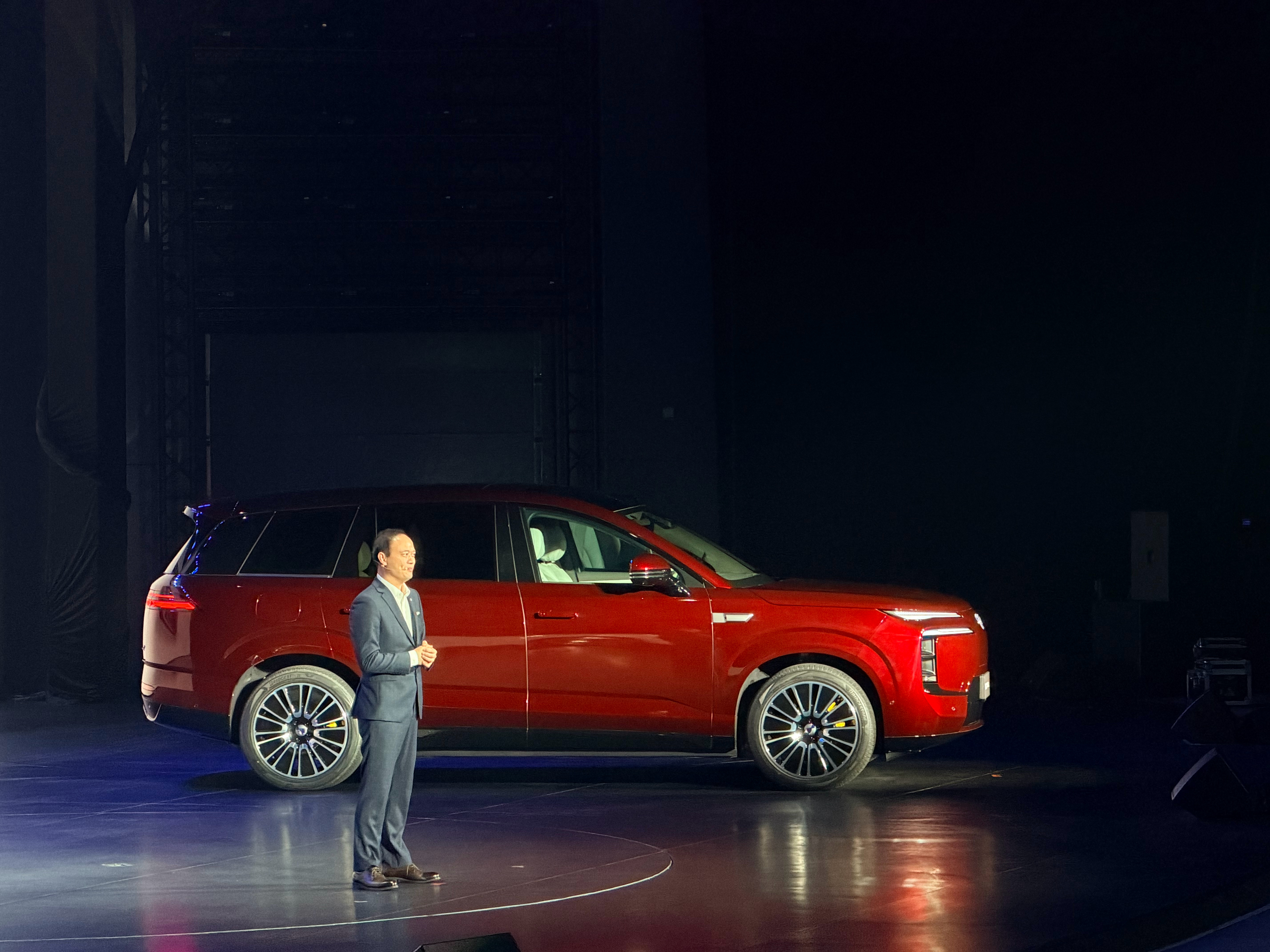 刚下车被一小伙叫住…………[傻眼]小伙“你是哪家媒体？是不是出过镜，感觉经常看到