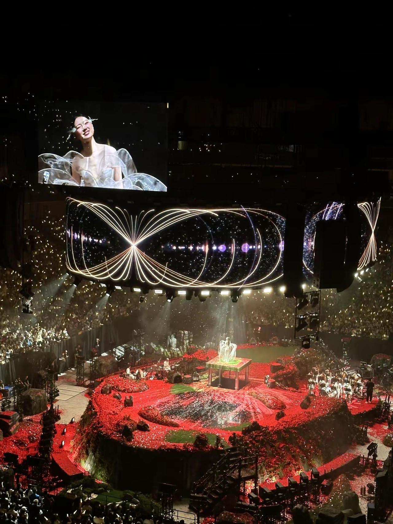 刚从前排互摸回来 被哨音和强混吓哭了啦😰单依纯演唱会 纯妹妹 演唱会live碎