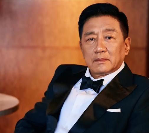戏拍了七成，演员突然坐地起价要片酬翻倍，不给就罢演。2000年新疆戈壁滩《末路1