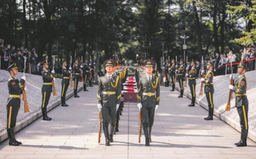 大家有没有疑惑，归国的志愿军烈士遗骸，为何全都从韩国迎回，而非朝鲜？要知道，朝鲜