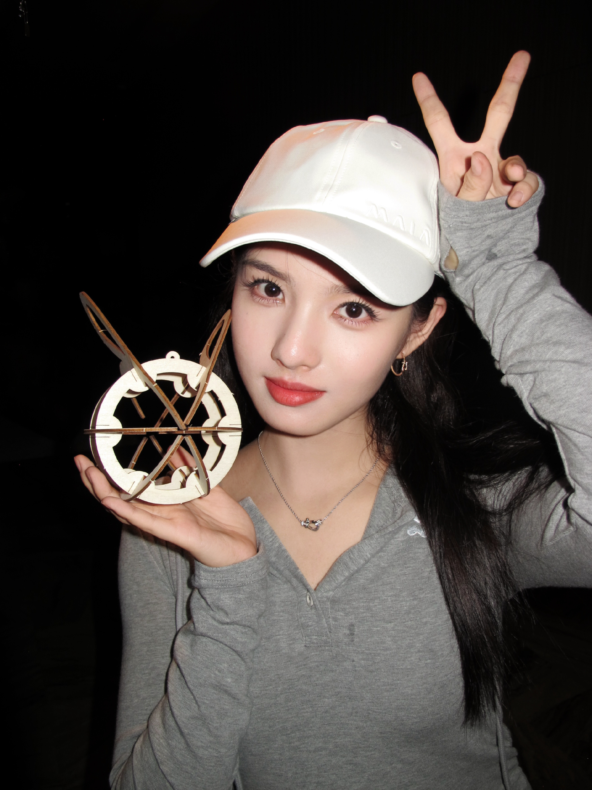 gjm还我女儿脸颊肉[捂嘴哭] ​​​