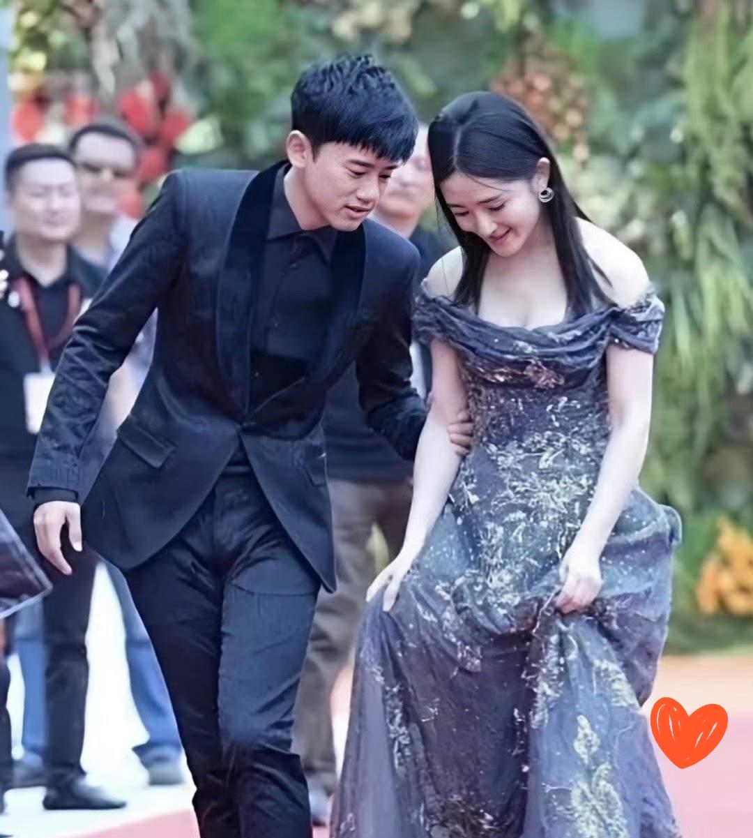 张杰永远都不会离婚了，不是谢娜有多有钱，而是因为谢娜她太爱张杰了。
 
话说回来