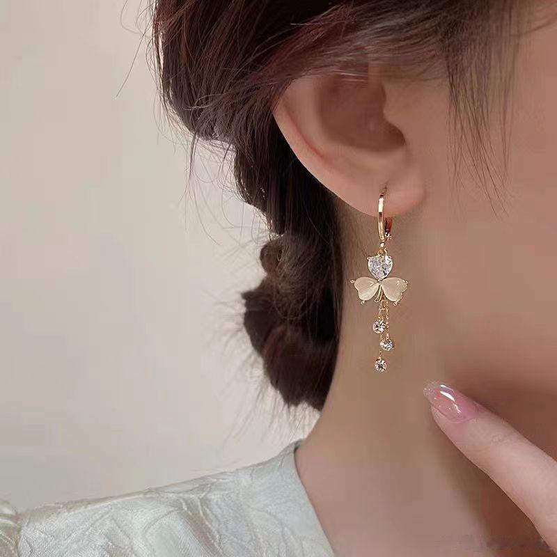 女孩子的穿搭不能缺少有品位的 blingbling的✨精致小耳环📕:WGS✨ 