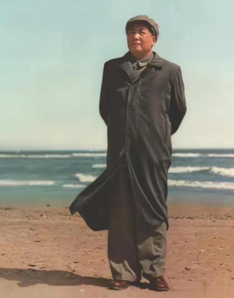 在美国科学家眼里，毛泽东、华盛顿、拿破仑、亚历山大，怎么排名？

毛泽东的排列略