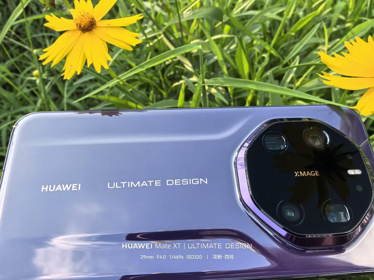 三折叠的影像也是可以的这两款手机的颜值也是非常非常的上镜Mate 80 rs硬朗