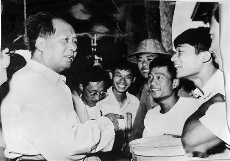 #鞍钢宪法的由来# 『刘振起：读郝贵生文章，想到了伟人的两句名言』https:/