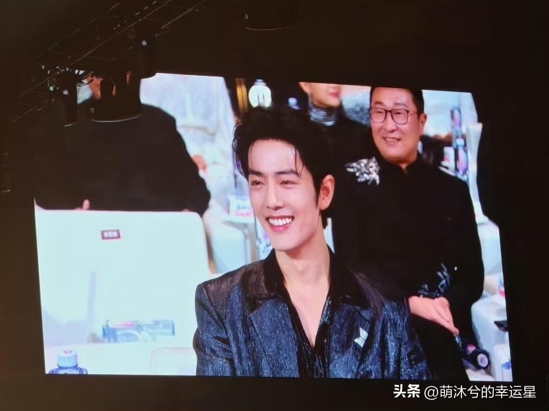 我不行了太有梗了
“隐忍十年只为复仇的马叫驸马”
哈哈哈哈哈哈哈哈哈倪萍老师好幽