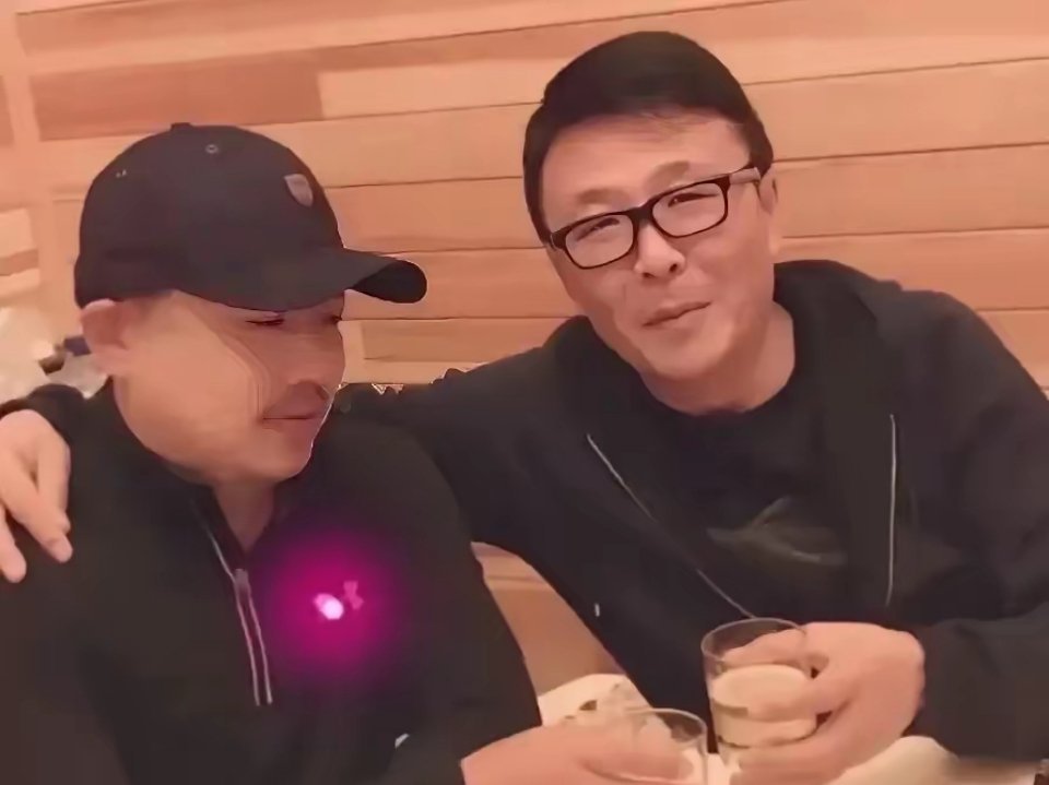 威海那位颇有名气的企业家郭斌，又在为自己喊冤诉苦了。他在直播中宣称，自己因为支持