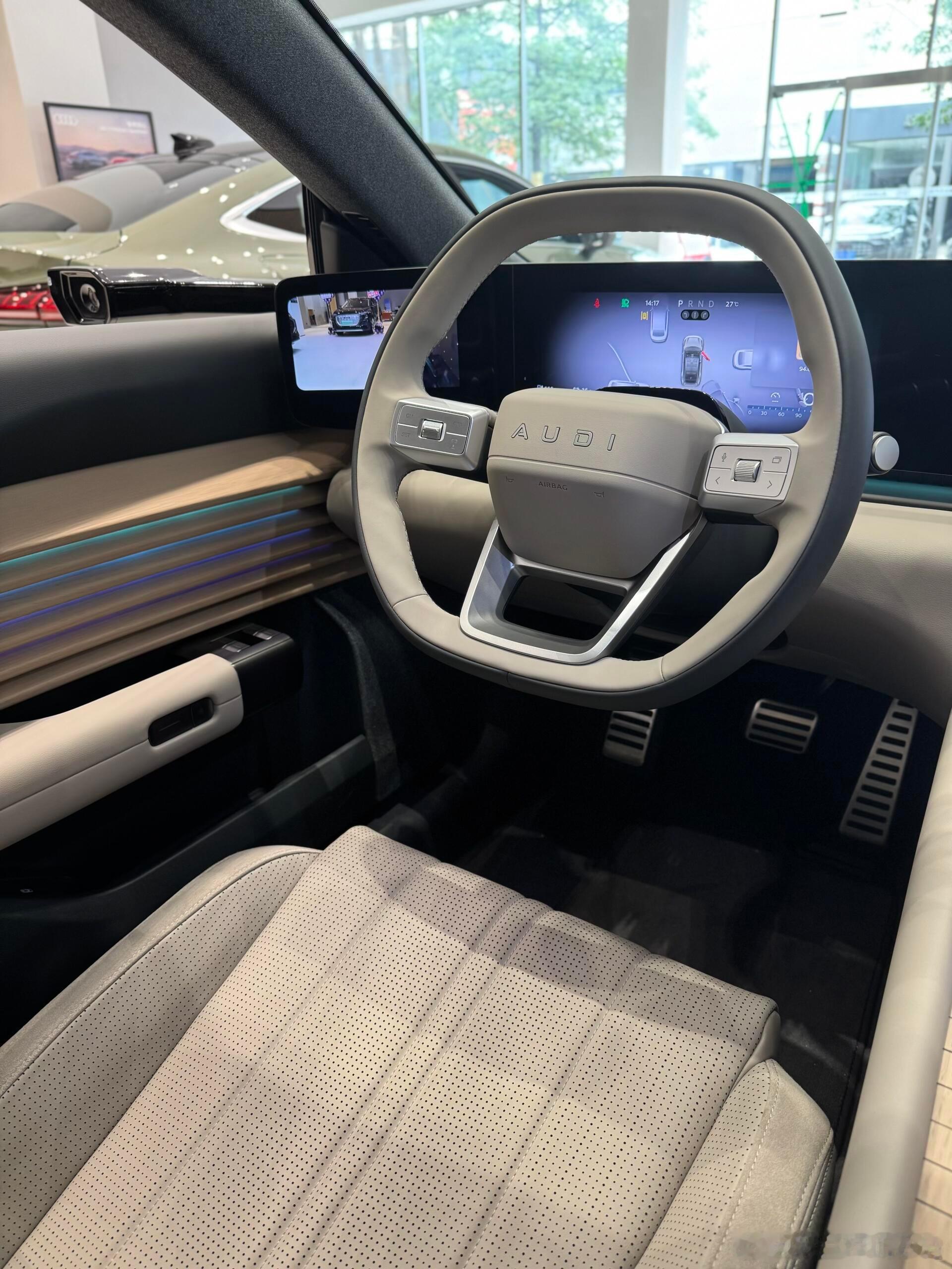 坐进奥迪E5内饰，才懂什么叫“移动的轻奢公寓”✨ ​​​