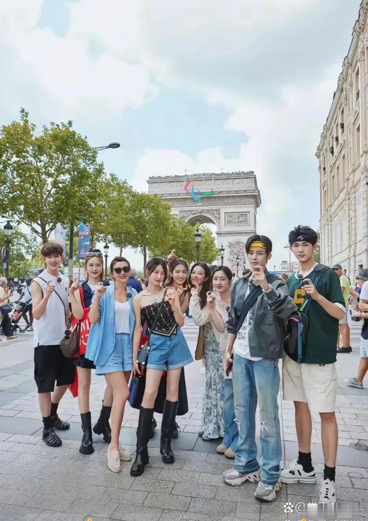 😳😳竟然没有一个认识的！！！现在的明星太不好认了 