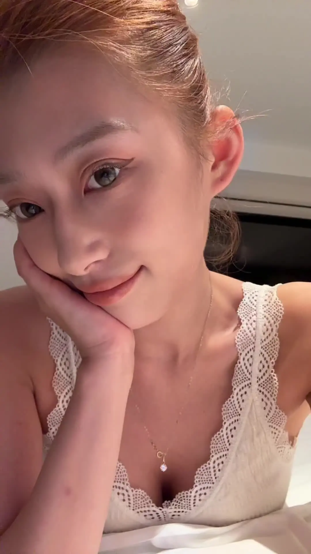 我大概是疯了 竟然想在这全是欲望的世界里 找一个灵魂契合的爱人