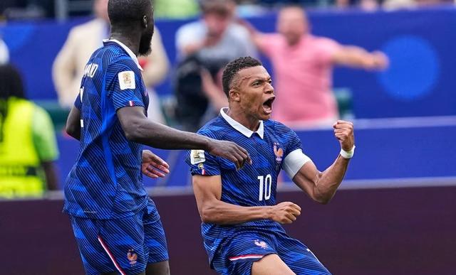 法国3-0大胜伊拉克，姆巴佩梅开二度，一战创造5大记录。

在刚结束的一场世界杯