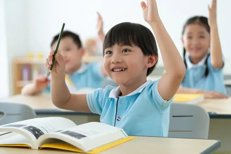 教书二十六年，当了二十四年班主任，教出了不少学霸。我发现，那些学霸们大体分为四种
