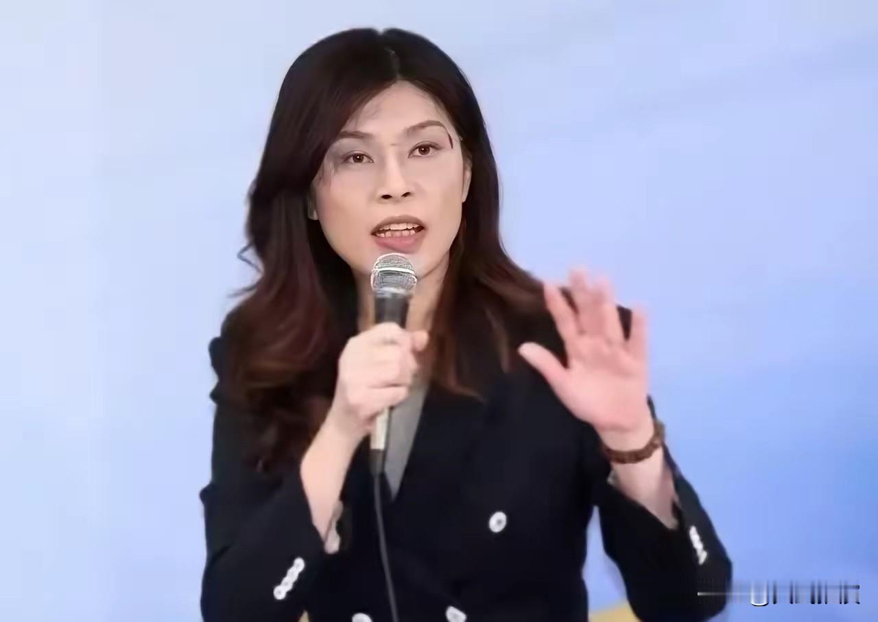 中国国民党发表严正声明，

8月2日，国民党文传会主委陈以信开口骂了。他骂的对象