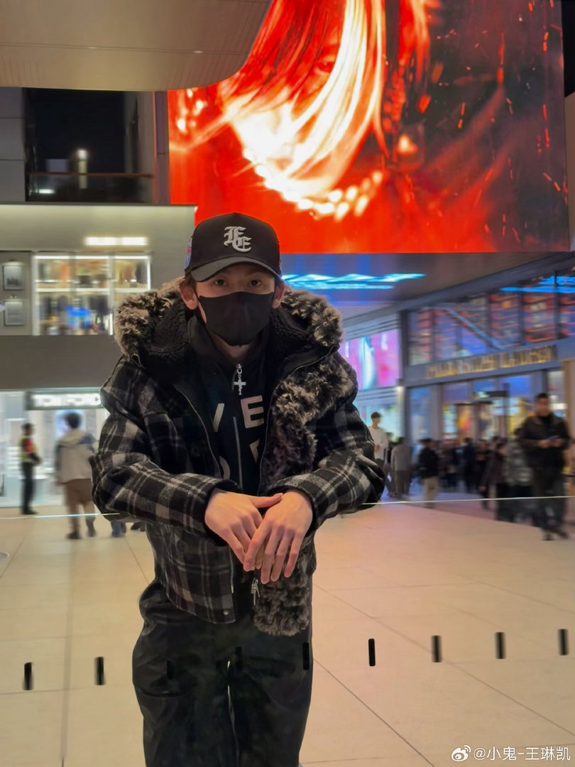 小鬼从练习生到唱作人小鬼八年坚守把热爱酿成星光八年不是终点，是更厉害的起点。见过