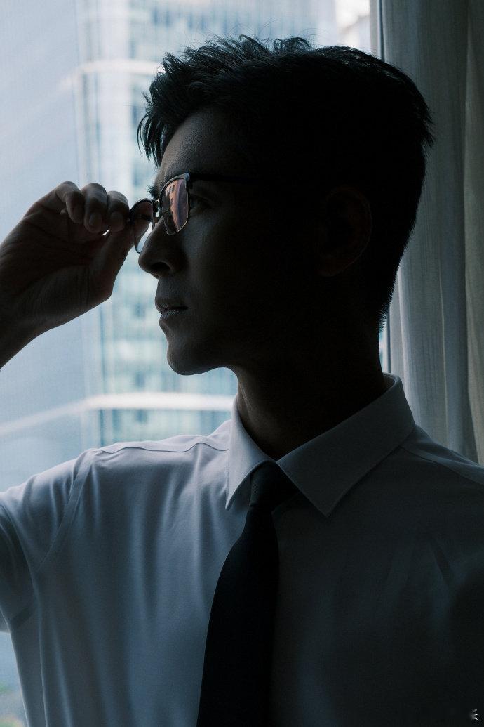 #建议把乔振宇焊在高管赛道# 徐三这个高管形象相信已经深入人心了吧，乔振宇刻画的