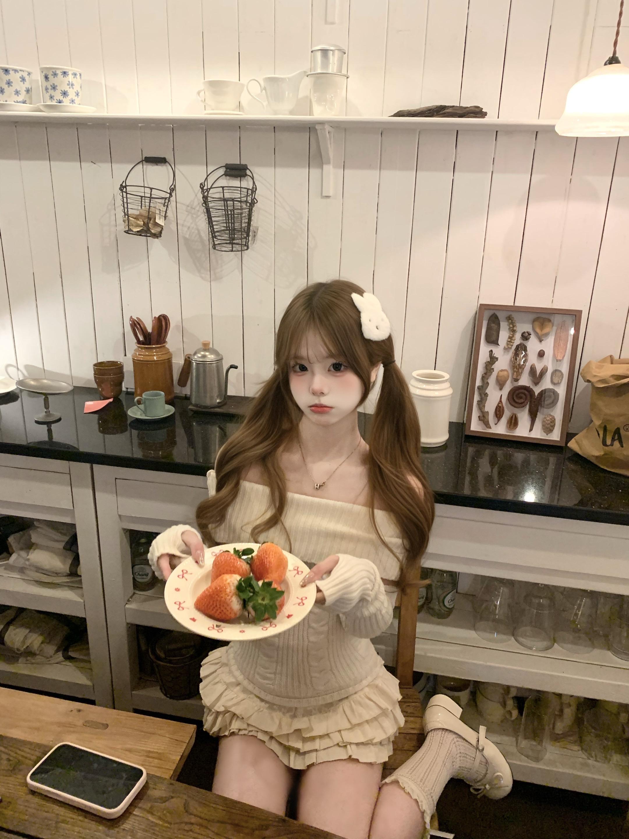 喂 被我这么可爱的人缠住你是不是也很爽。