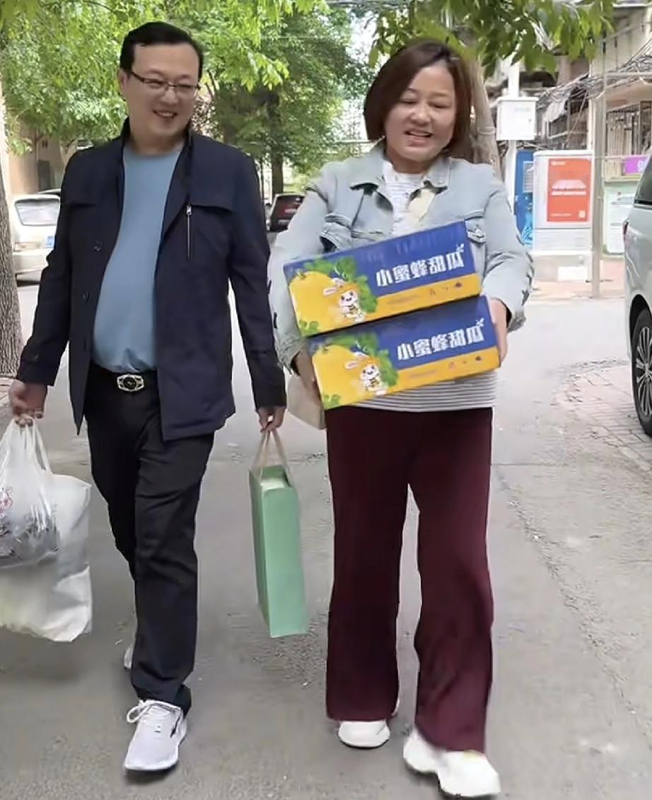 不得不说瑾汐姑姑太给力了，拼尽全力宠她的侄子侄女

前两天刚助力瑾汐带了两场货，