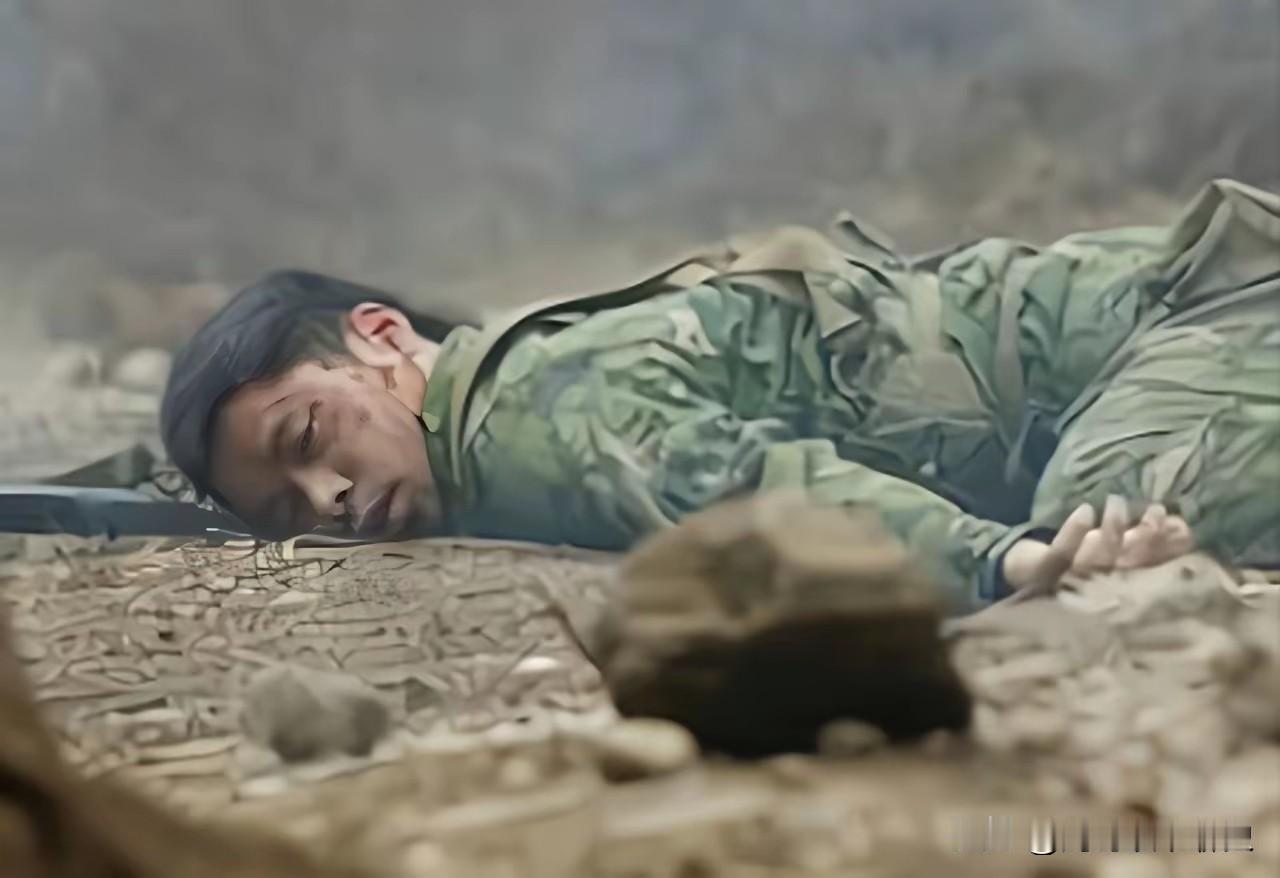 他牺牲在17岁前一个月，最后姿势，让所有战友落泪

1985年，老山。
一个17