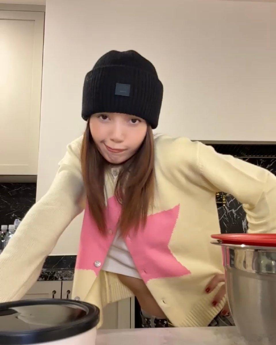 Lisa直播说中国春节快乐  LISA[超话]  莎莎热爱中国文化 期待莎莎2.