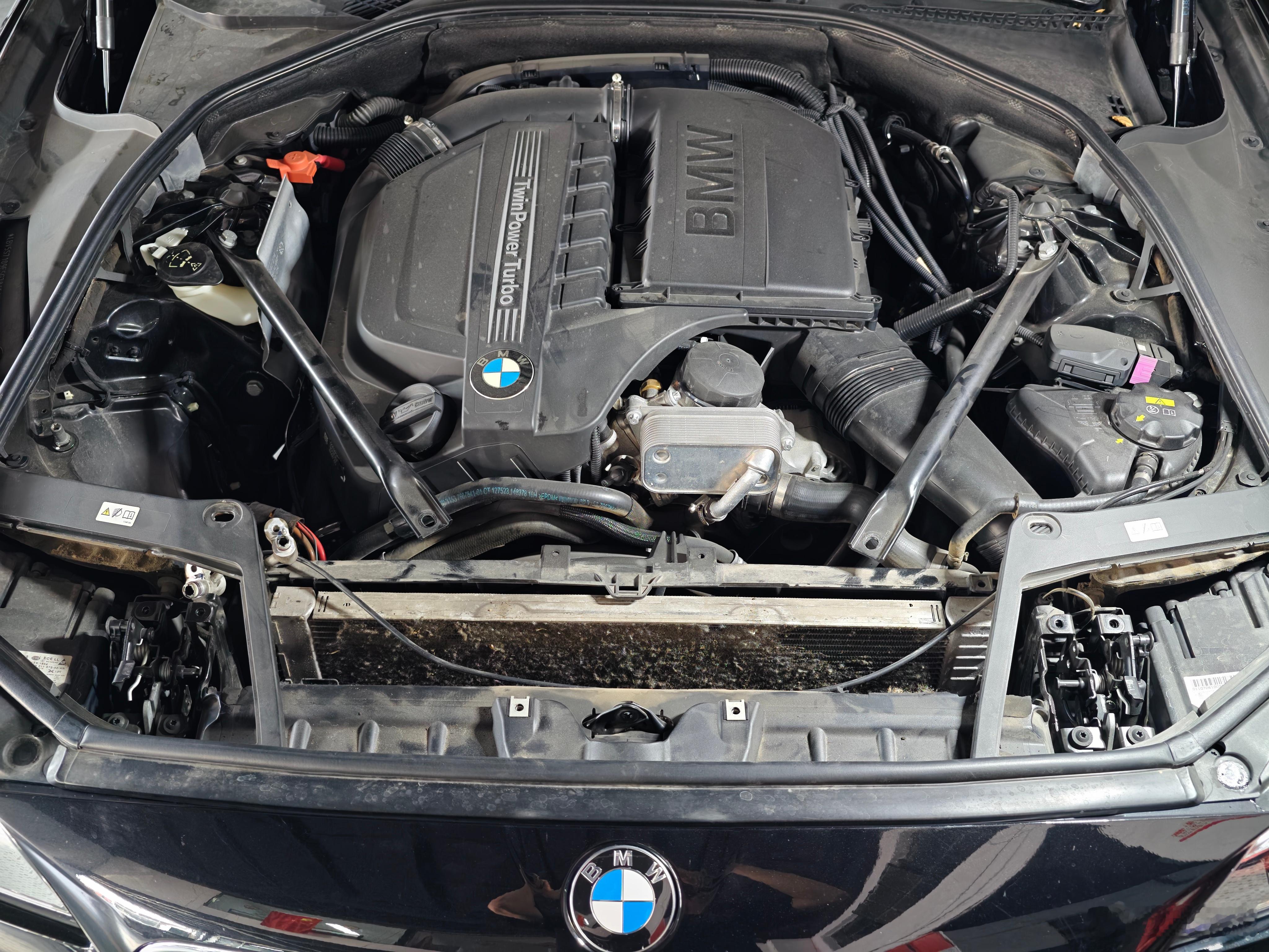 不拆不知道，一拆吓一跳。散热器快被堵死了。北京的杨絮季节后一定要及时清理。保养完