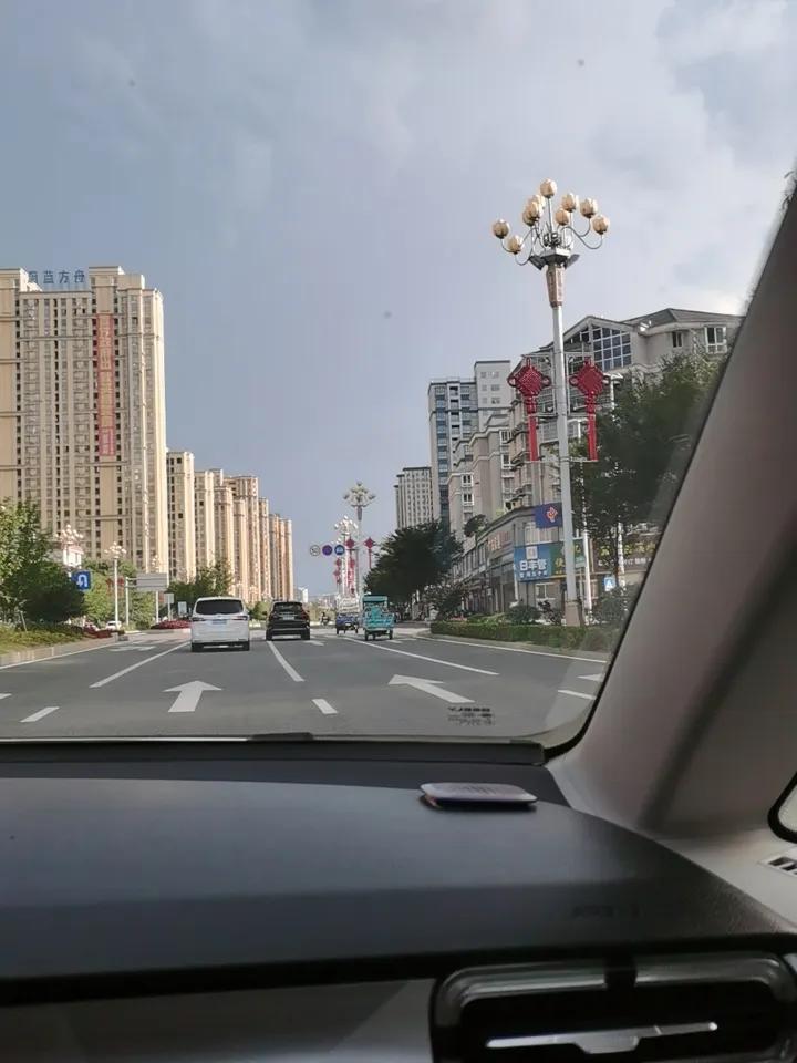 记录下班瞬间都是牛马