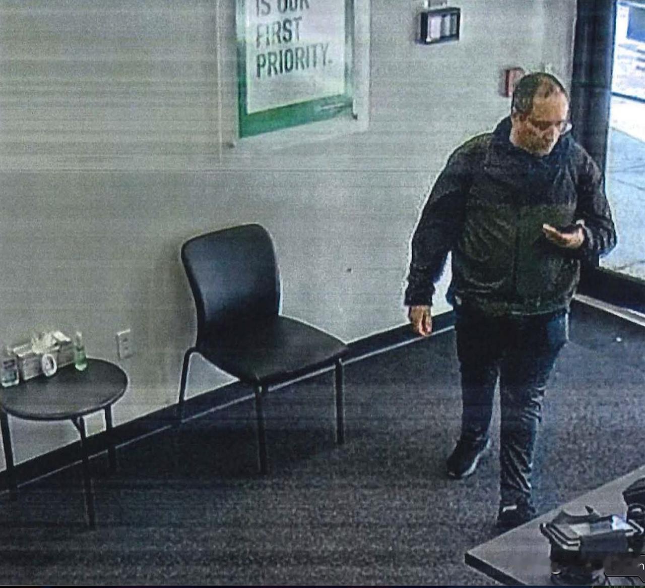 美国物理科学界惊天大瓜：

名校布朗大学枪击案与另外一起麻省理工教授枪击案发现关