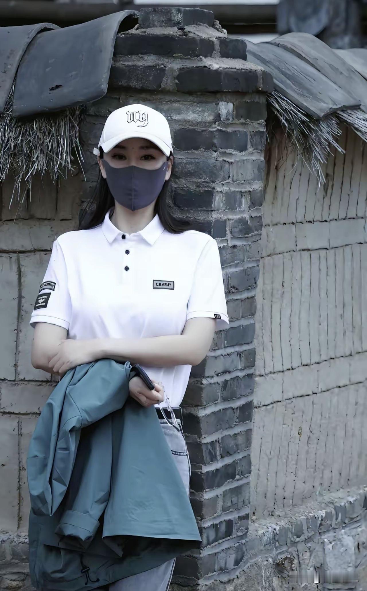 这个世界这么美，这么大，你活得咋样了？

你看，草木会发芽，孩子会长大，岁月的列