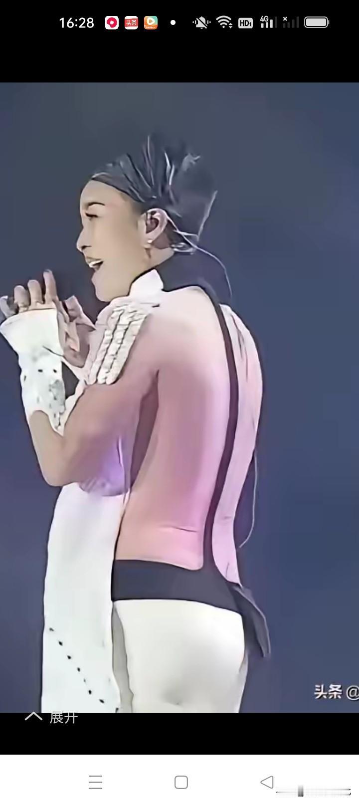这女人是谁呀？我没看出来！