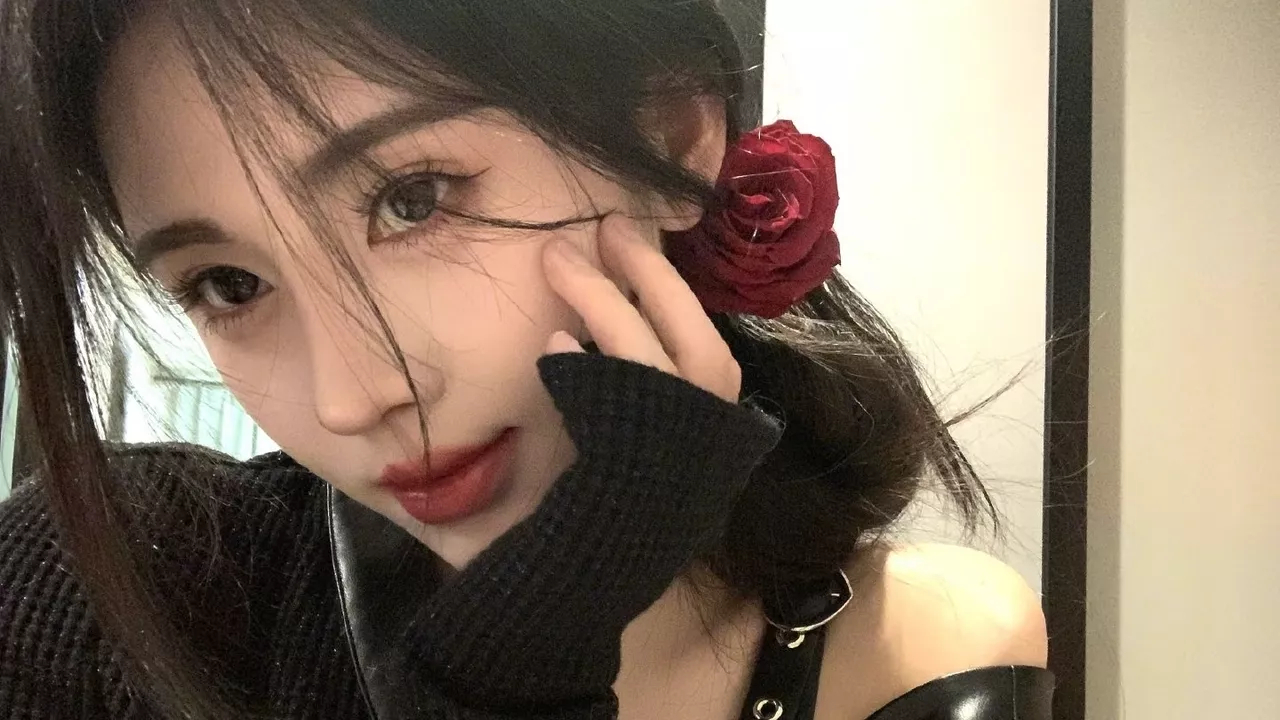 鞠婧祎 jjy鞠婧祎傅容 jjy鞠婧祎如意芳霏 jjy你抬手接住飘落的彩带，像神