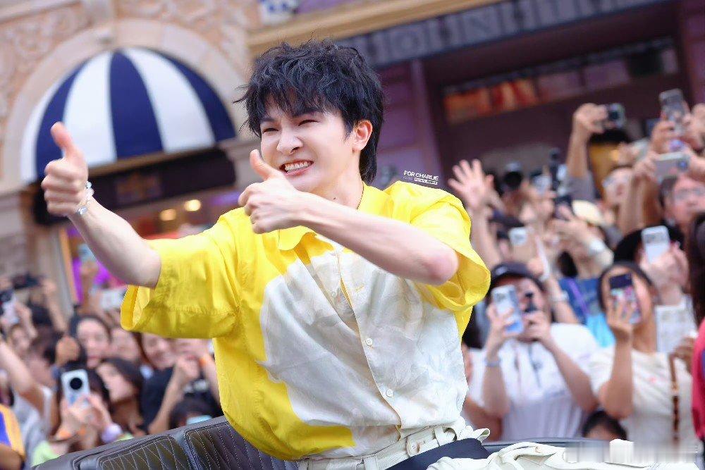 周深将亮相北京环球度假区 9月16日周深将惊喜亮相好莱坞景区，又能见面了！周深将