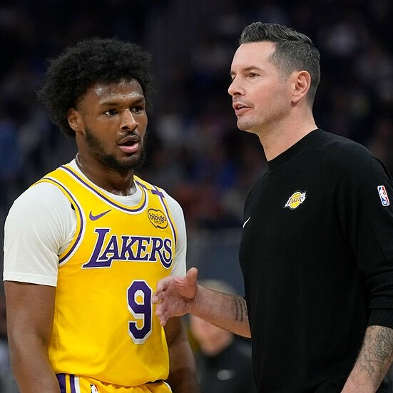 雷迪克谈到布朗尼在即将开始的季后赛的角色：“我们必须全员出击……我认为布朗尼进步