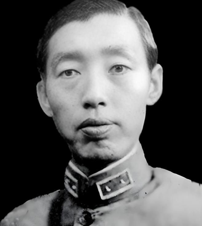 1940 年，军阀石友三在黄河滩被结拜兄弟高树勋推入土坑活埋。消息传回府邸，刚进