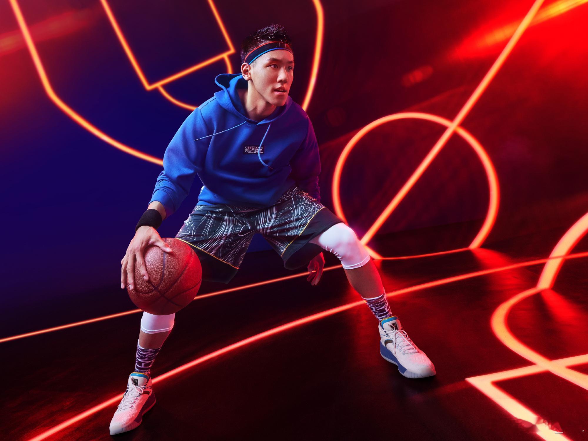 鸡腿诺  在一起之前俩人都不认识，刷到切片觉得女孩子好可爱好甜就关注了一下。再次