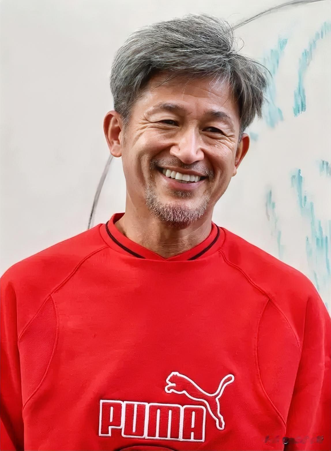 老而不退是为贼，58岁的三浦知良重返J联赛!

据日本媒体报道，日本传奇球员58