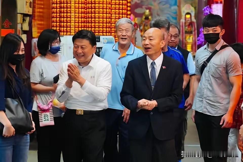 韩国瑜之怒让韩国瑜从深蓝变成了中蓝，他的怒吼果然有了效果。傅崐萁在回应“家和万事