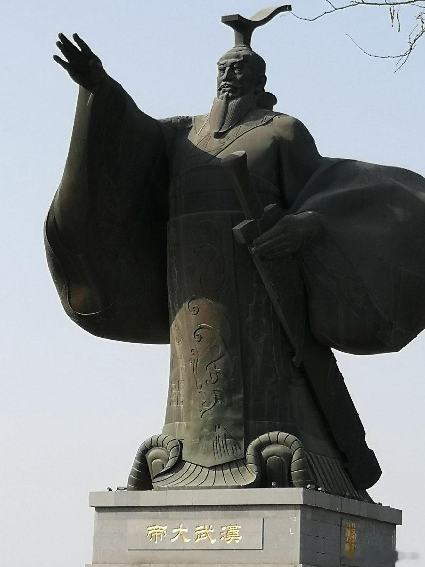 胡人为中国患，自古有之。以汉高祖之威，总三十万众，犹困于白登。文、景守成，因置而