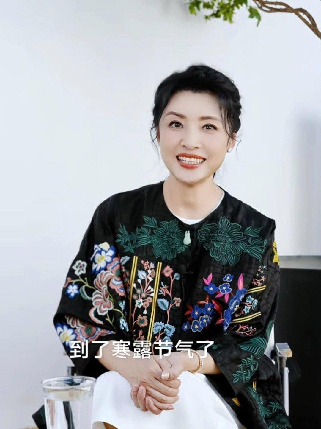 周涛可真是美人，五十六岁了，依然还是这么美。 